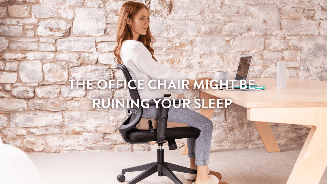 Person sitting at a desk using a Putnams sitting wedge